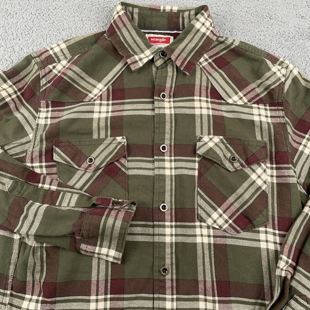 Wrangler Shirt Mens Small Green Red Plaid Flannel Button Up Long Sleeve Outdoor